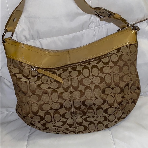 Tan Coach handbag - Picture 3 of 9